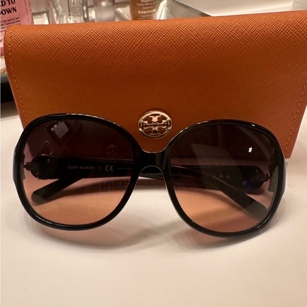 Tory Burch Oversized Sunglasses with original case